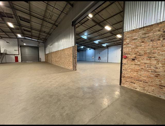 4,701M² WAREHOUSE TO LET IN KEMPTON PARK CENTRAL